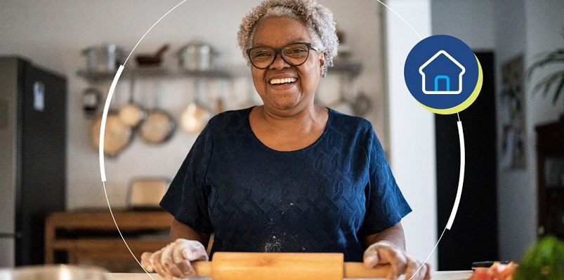 Mulher empreendedora que faz pães para ganhar dinheiro em casa.